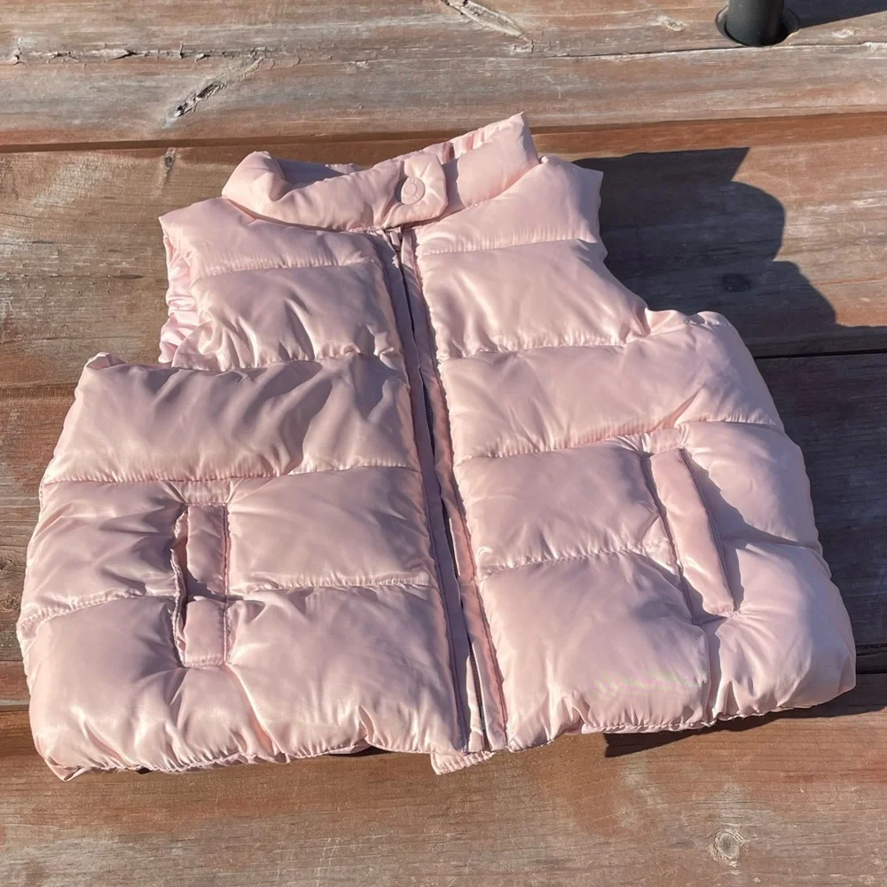 GAP baby puffer vest - Picture 3 of 8